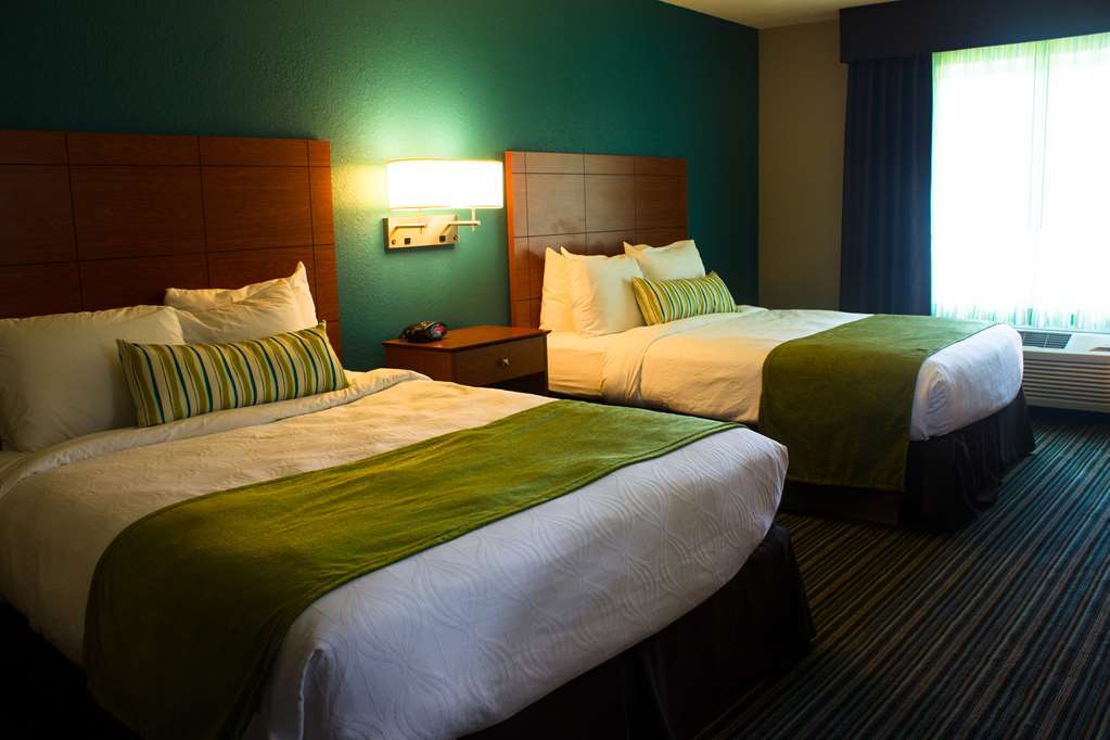 Best Western Plus Menomonie Inn & Suites - photo 23