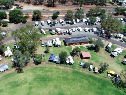 Spicer Caravan Park — hotel in Parkes