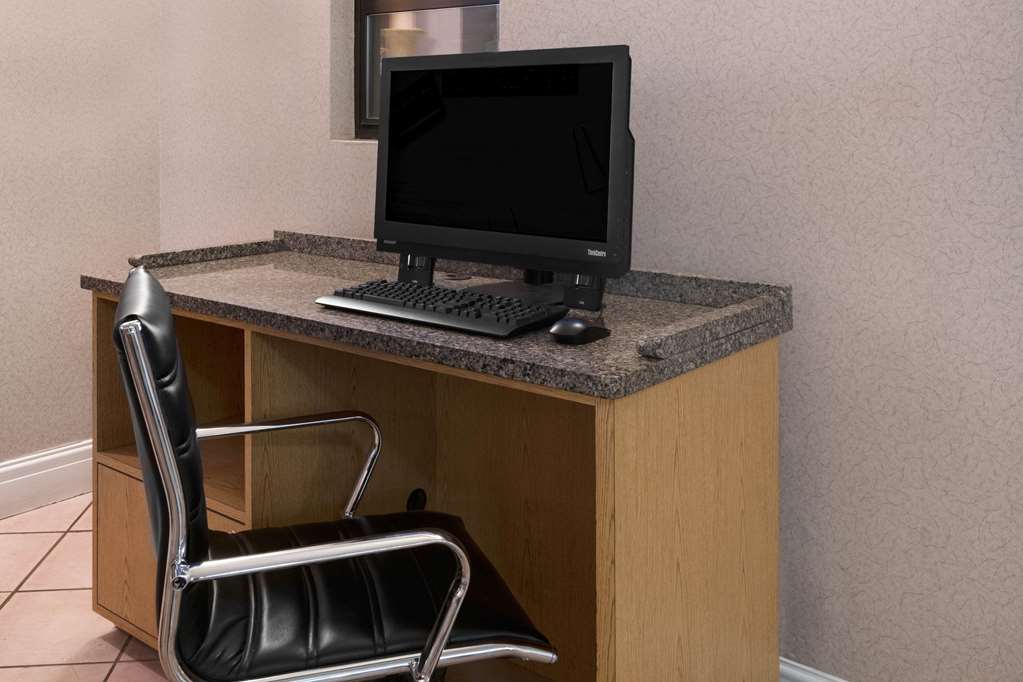 La Quinta Inn by Wyndham Farmington - photo 30