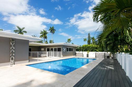 Premium Luxury 5BR & 3BA Villa near Hollywood Beach — 4-Star Luxury Hotel in Hollywood, United States