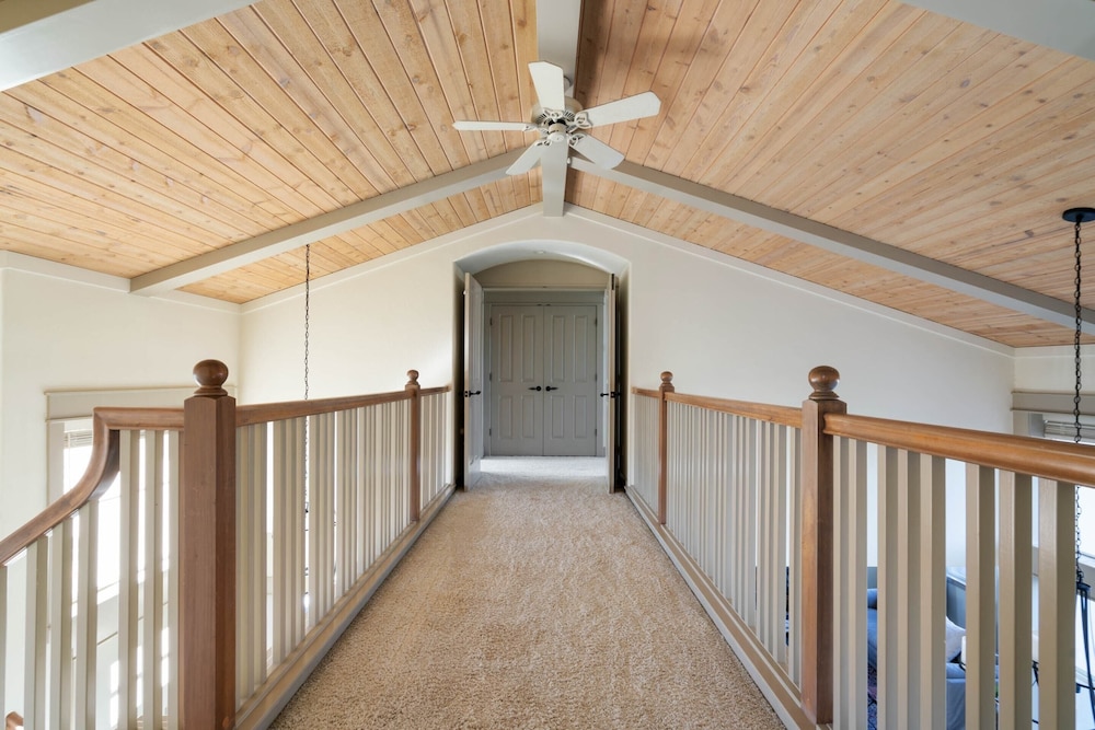 Fiano by Avantstay Centrally Located Haven w Stunning Courtyard & Pool Table - photo 12