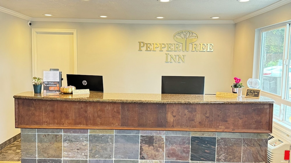 PepperTree Inn - photo 2