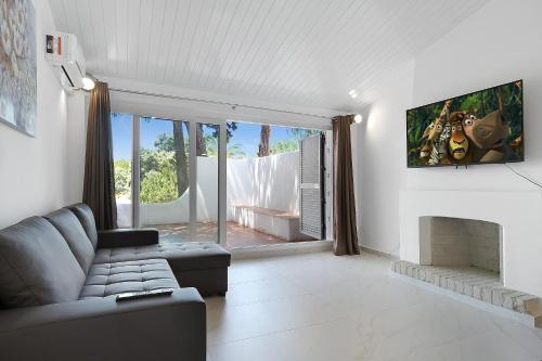 #266 Luxurious Villa Bellagio — 4-Star Luxury Hotel in Albufeira, Portugal