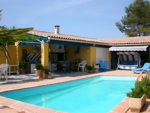 L’olivier in Unknown City, France