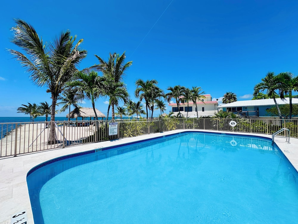 Ragged Edge Resort & Marina - photo 80