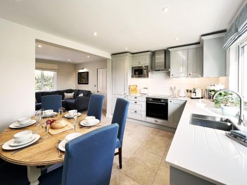 Dell View by The Suffolk Cottage Collection — 4-Star Luxury Hotel in Bentley, United Kingdom