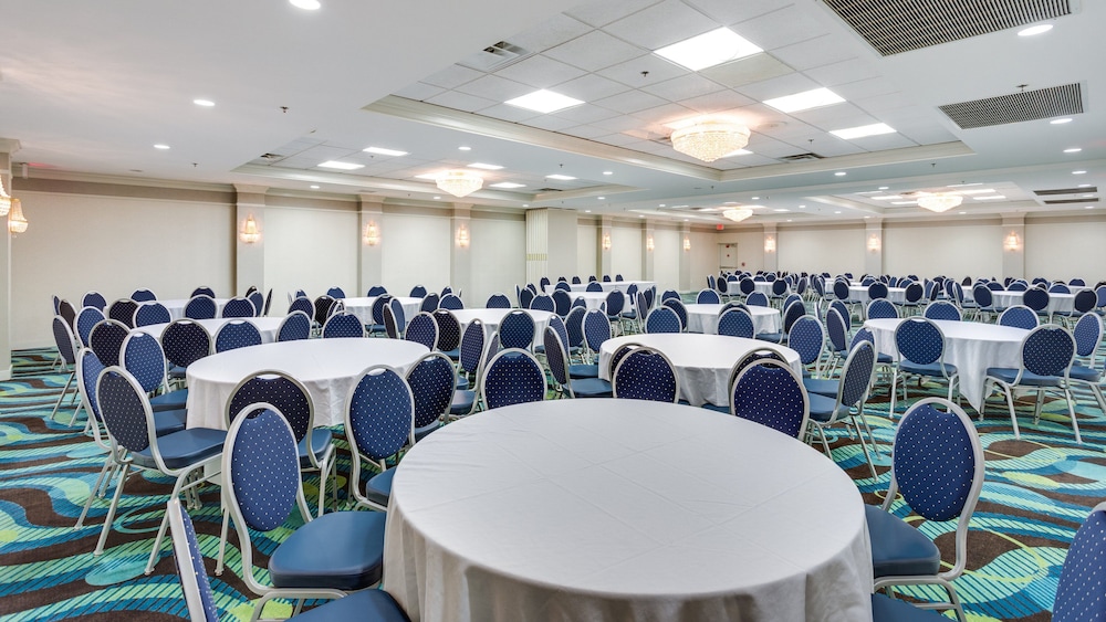 Holiday Inn Express Washington DC SW Springfield - photo 32