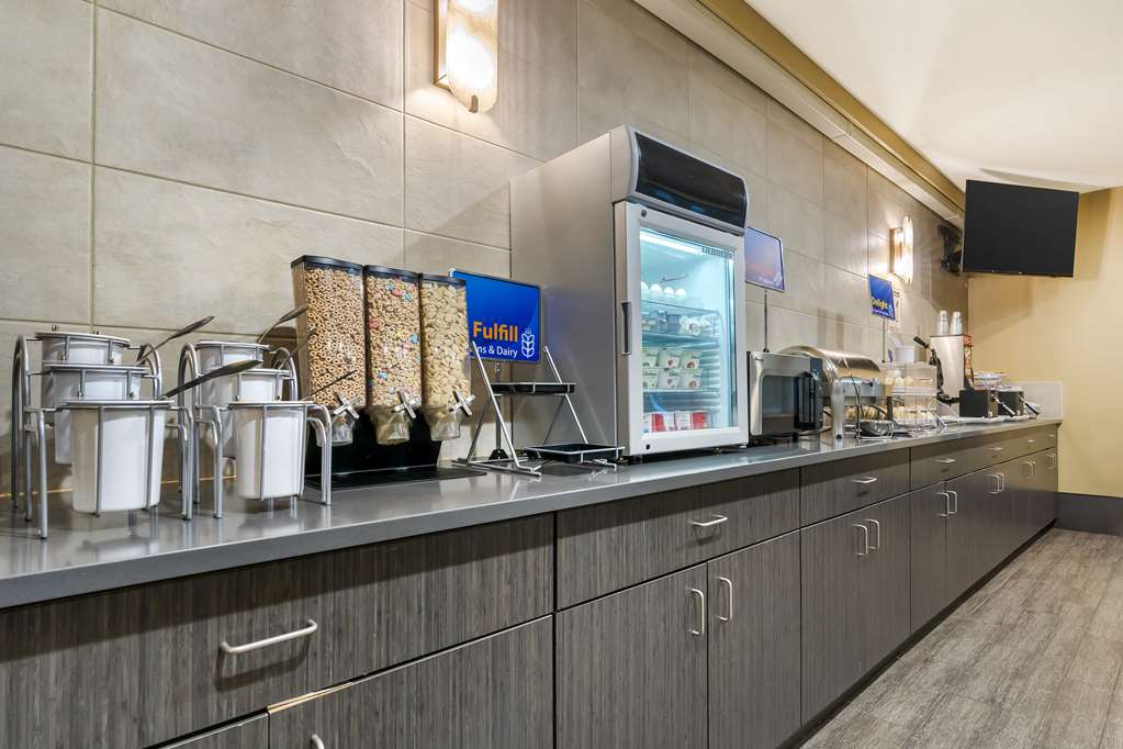 Best Western Columbia River Waterfront Hotel Astoria - photo 38