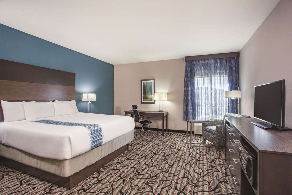 La Quinta Inn & Suites by Wyndham Cullman - photo 15