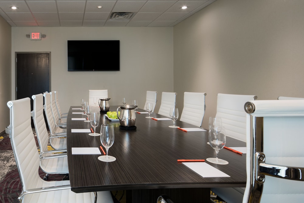 Crowne Plaza Chicago SW Burr Ridge by IHG - photo 49