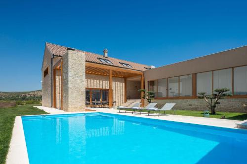 Luxury Villa Silence with Heated Pool — 4-Star Luxury Hotel in Sibenik, Croatia