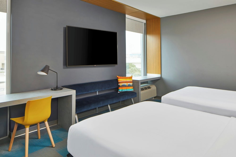 Aloft Austin at The Domain - photo 15