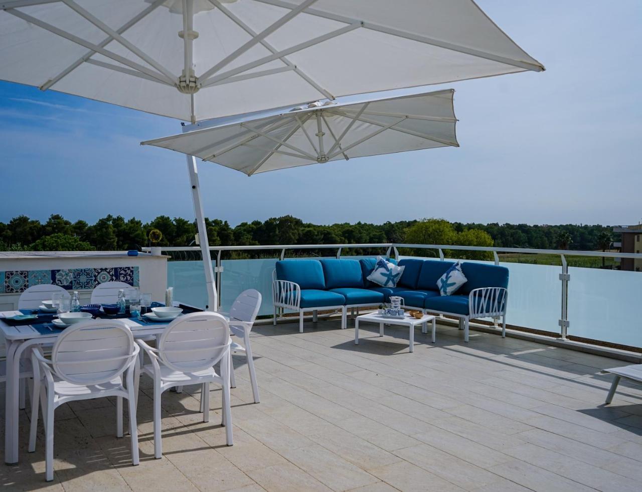 Nsm Blumarine Attico Con Servizio Spiaggia — hotel in Campomarino