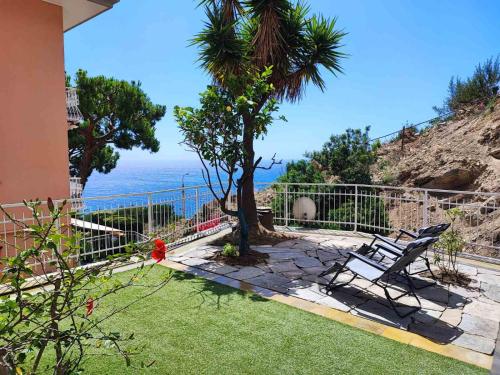 Punta Sole Vista Mare Con Giardino Privato Parcheggio Privato Gratis — 4-Star Luxury Hotel in Bordighera, Italy