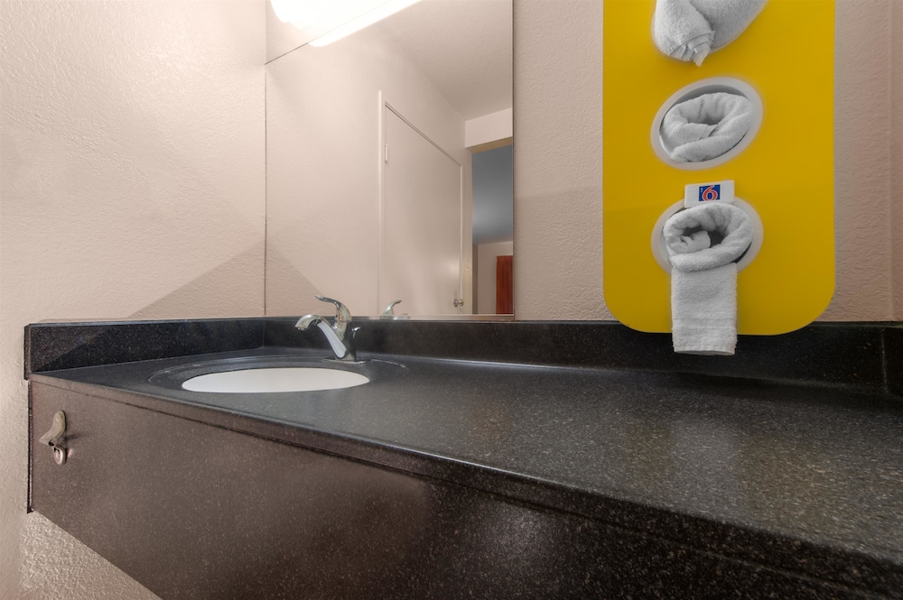 Super 8 by Wyndham Santa Rosa North - photo 25