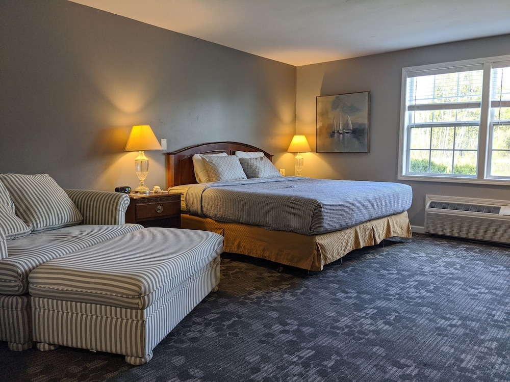 Beach Harbor Resort - photo 11