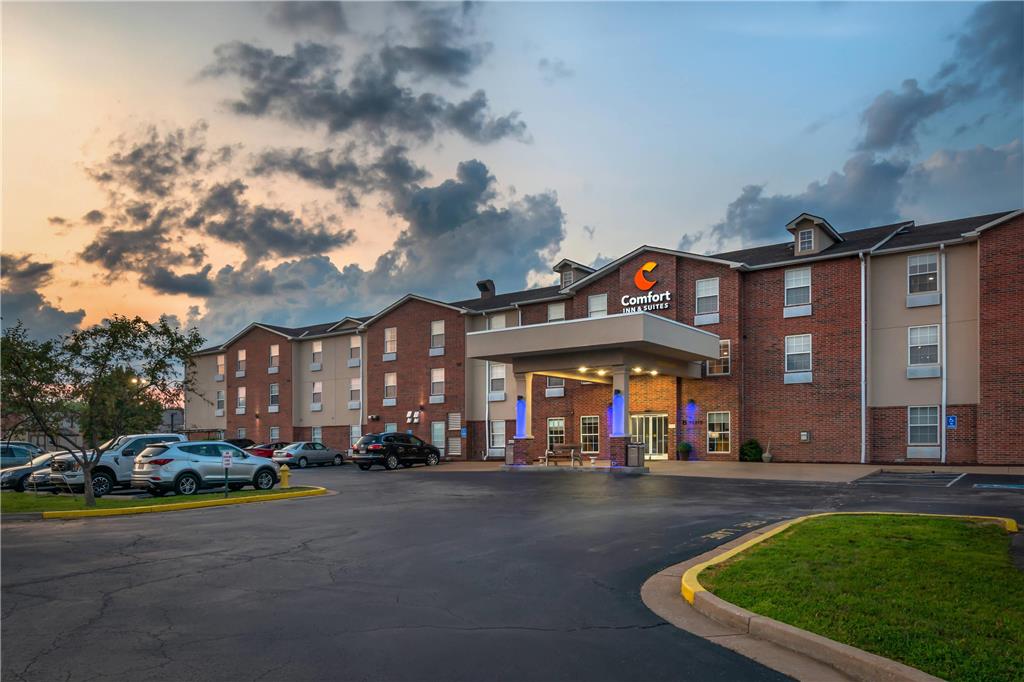 Comfort Inn & Suites Chesterfield St. Louis - photo 3