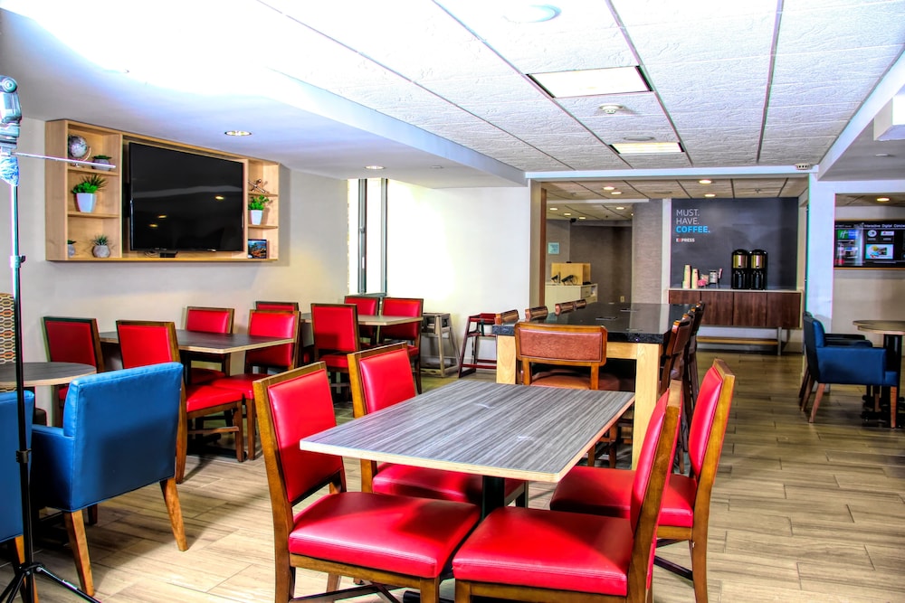 Holiday Inn Express Rochester Greece by IHG - photo 30