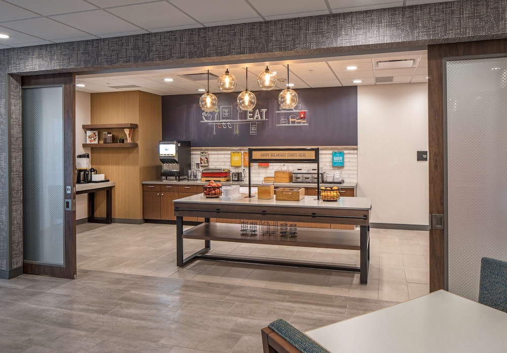 Hampton Inn Hastings - photo 13