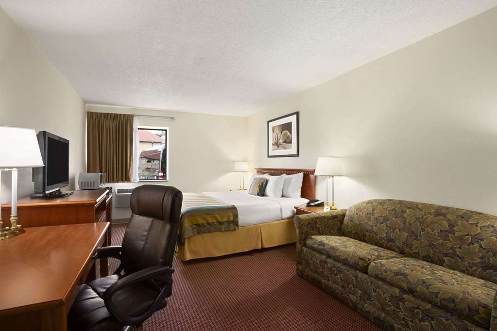 Days Inn by Wyndham Middletown - photo 12