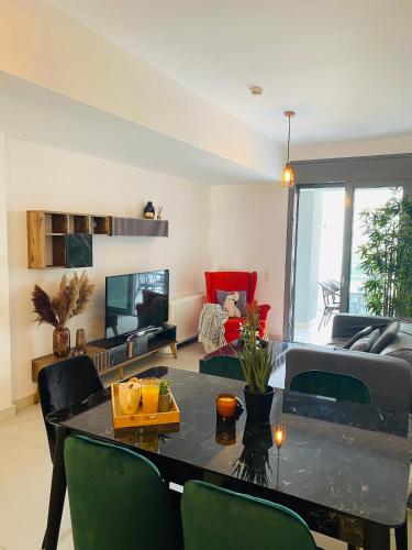New Modern 2BD aprt with shared rooftop pool B2 — 4-Star Luxury Hotel in Athens, Greece