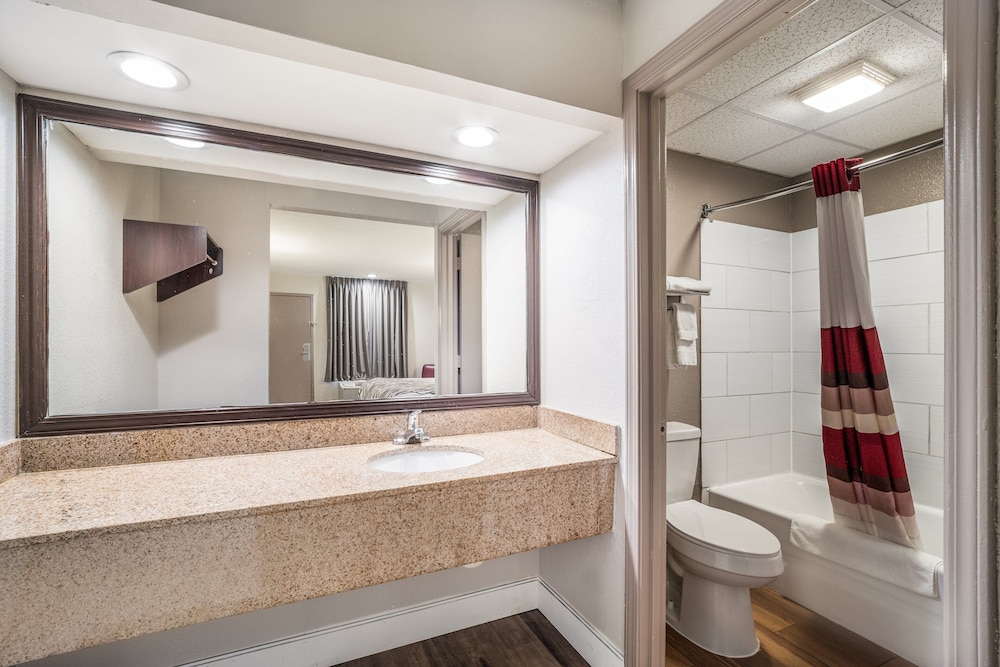 Red Roof Inn Sumter - photo 18
