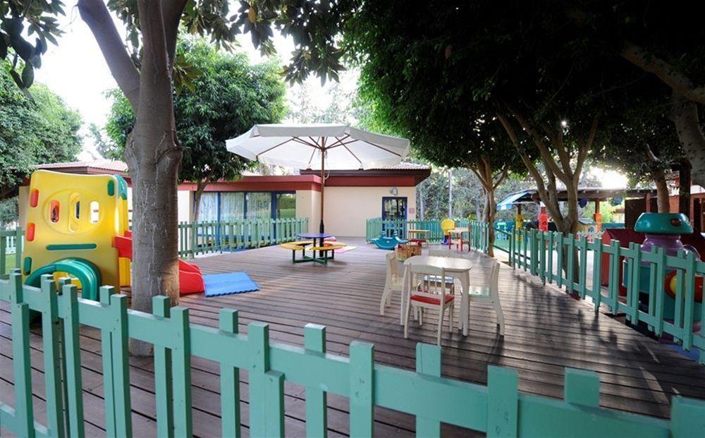 Le Villas At Le Meridien — 4-Star Luxury Hotel in Limassol, Cyprus