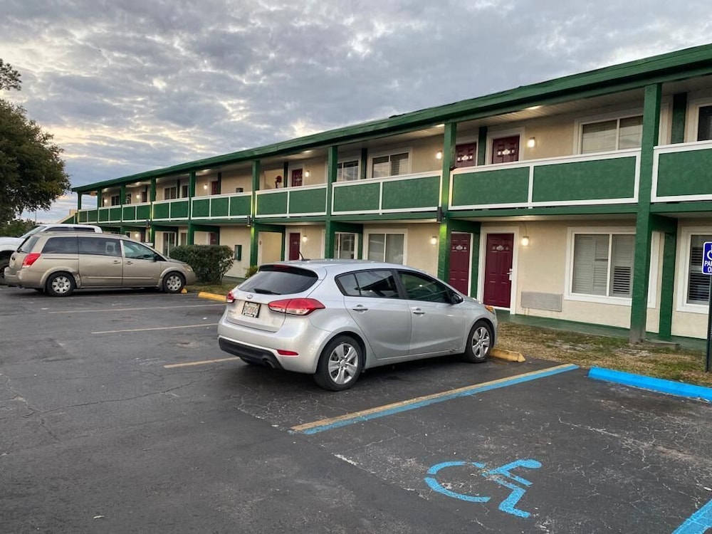 Inn On The Green - photo 24