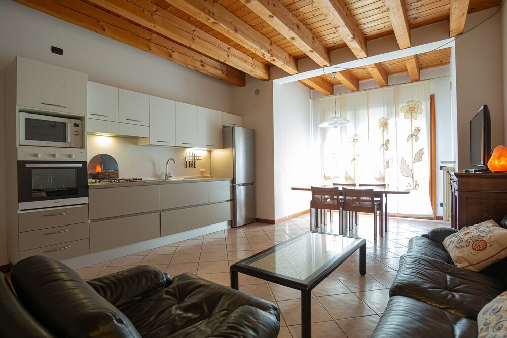 Casa Aurora — 4-Star Luxury Hotel in Castelnuovo Del Garda, Italy