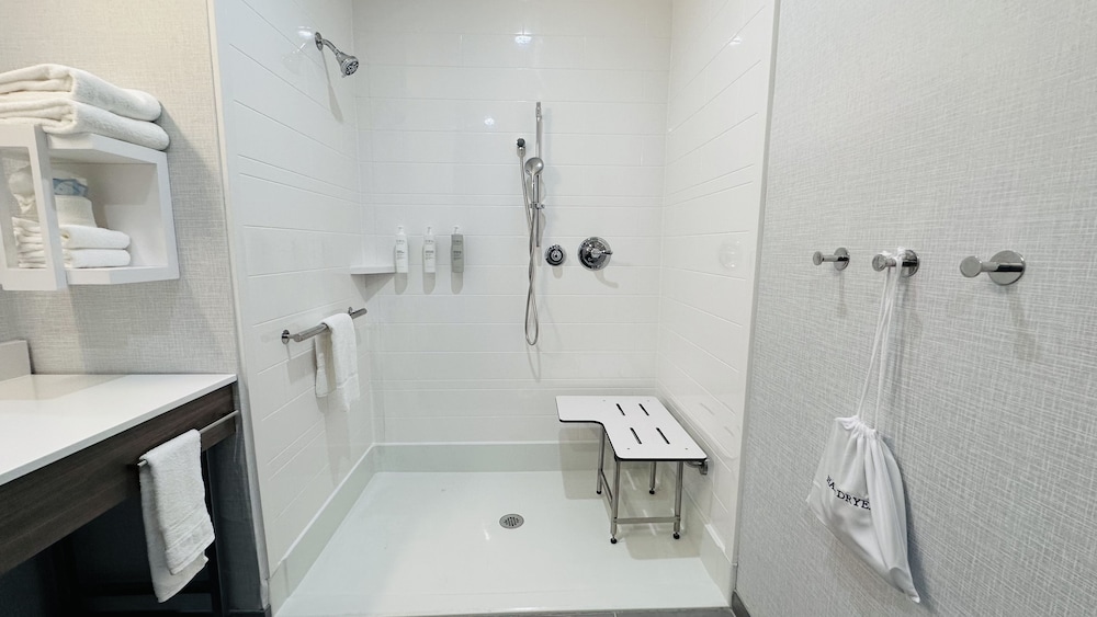 Hampton Inn & Suites Weatherford - photo 58
