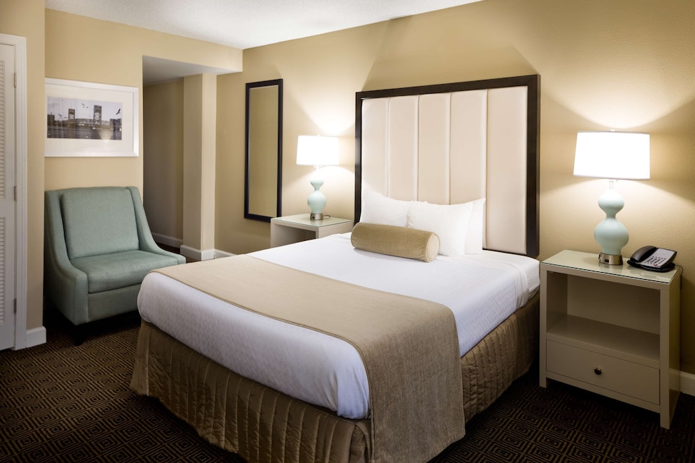 DoubleTree by Hilton Hotel Jacksonville Riverfront - photo 16