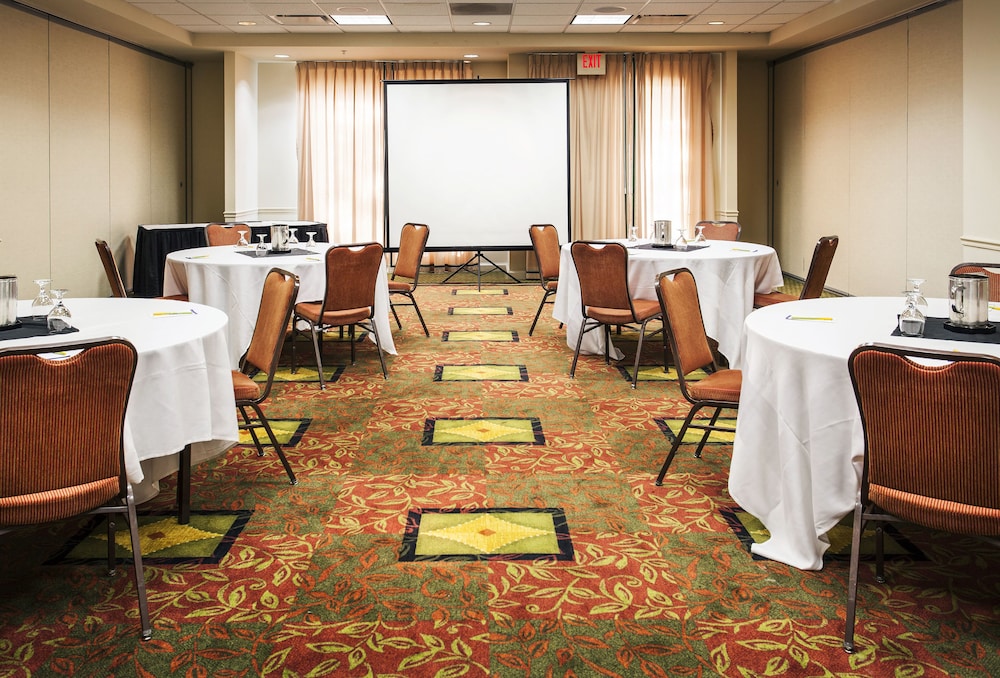 Hilton Garden Inn Denver Airport - photo 43
