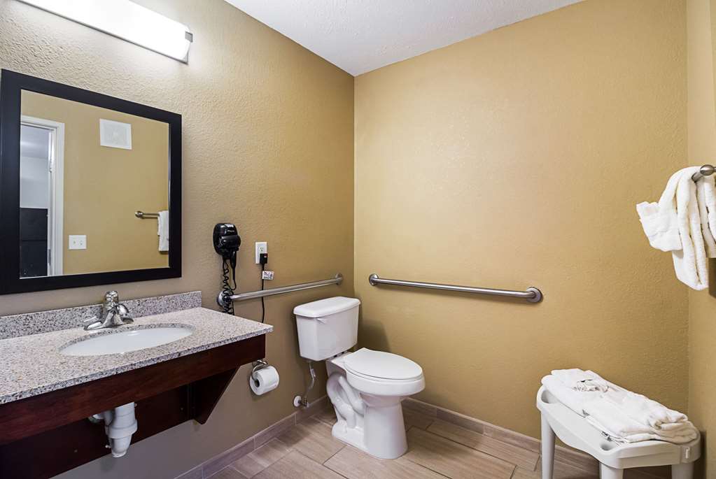 MainStay Suites Fargo I 94 Medical Center - photo 9