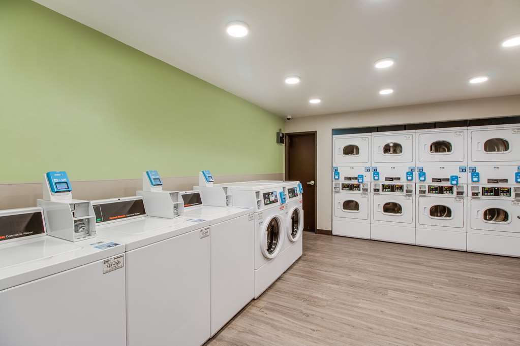WoodSpring Suites Bakersfield East - photo 24