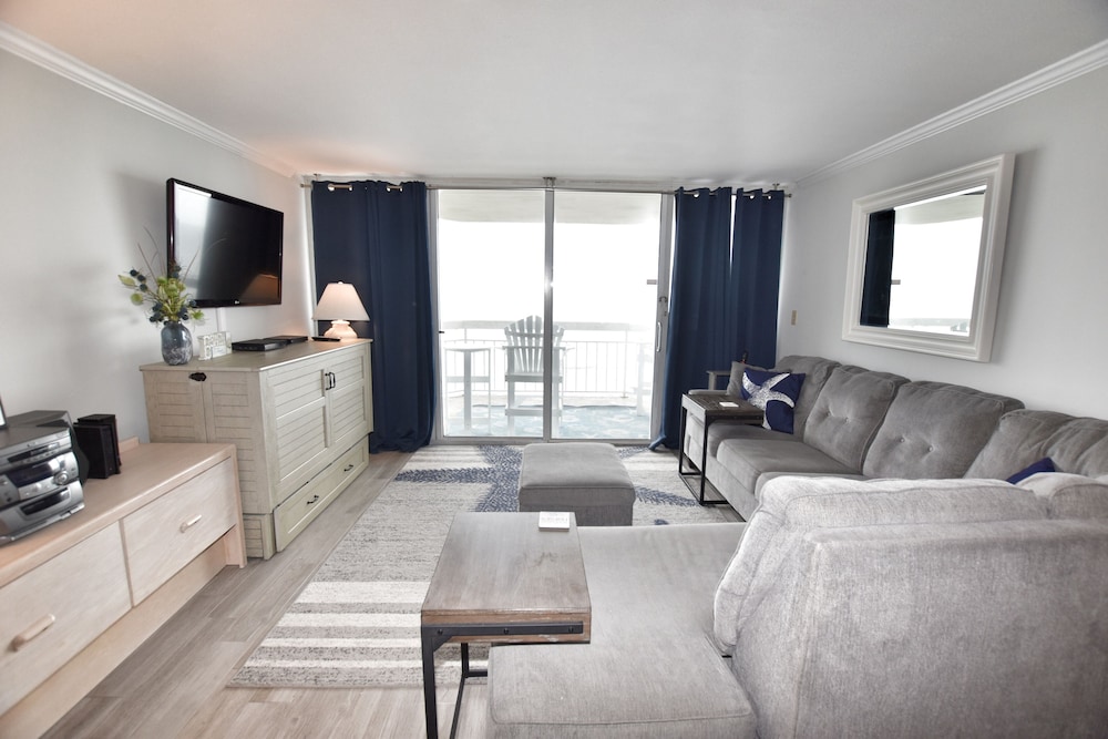 0406 Waters Edge Resort 1 Bedroom Condo by RedAwning - photo 11