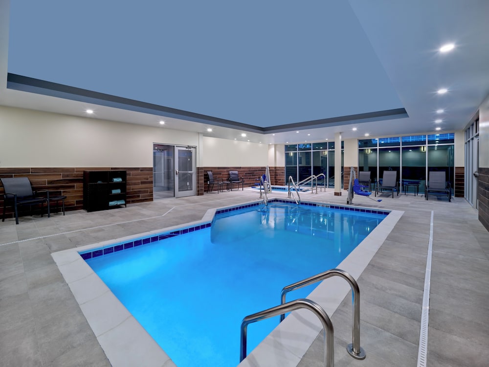 Fairfield by Marriott Inn & Suites Omaha at MH Landing - photo 48