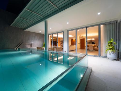 ANGSANA Beachfront Residences apartment with pool in Laguna Phuket — 5-Star Luxury Hotel in Thalang, Thailand