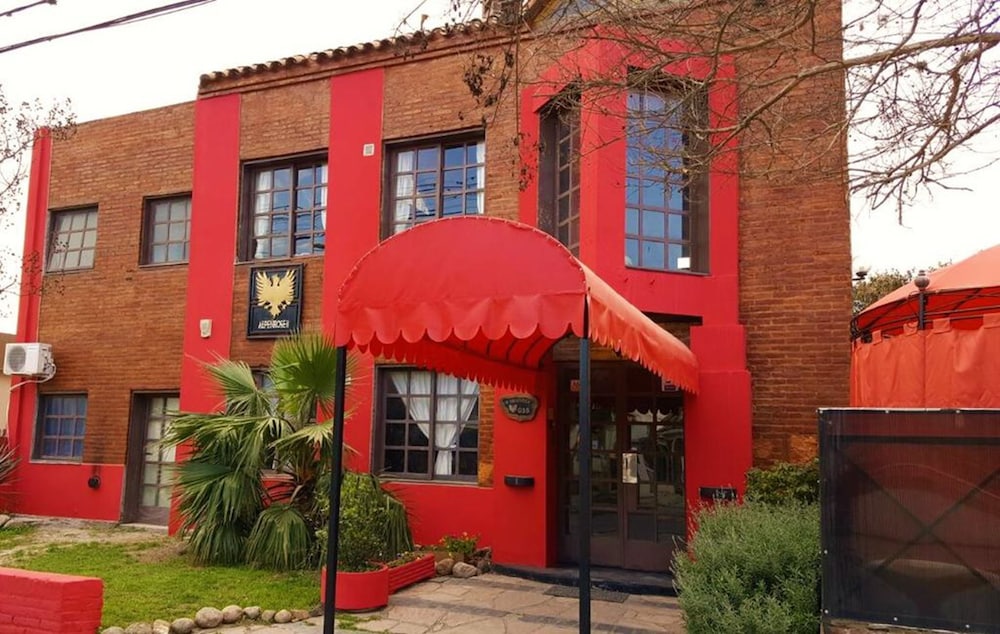 Posada Alpenrose Neu - carbon neutral hotel in Villa Carlos Paz