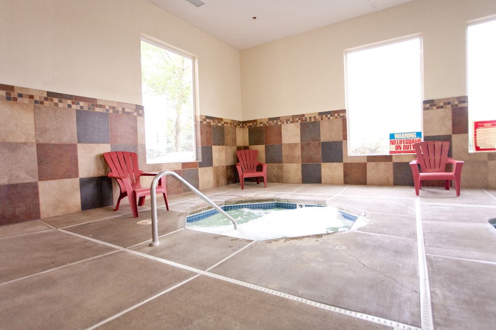 Super 8 by Wyndham Woodburn - photo 25