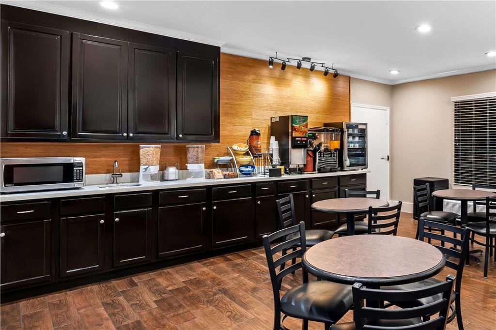 Days Inn by Wyndham Bainbridge - photo 13