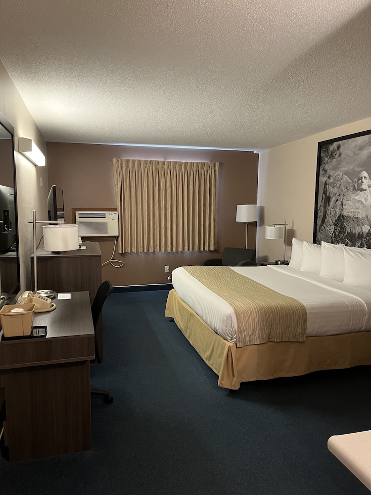 Super 8 by Wyndham Sturgis - photo 6
