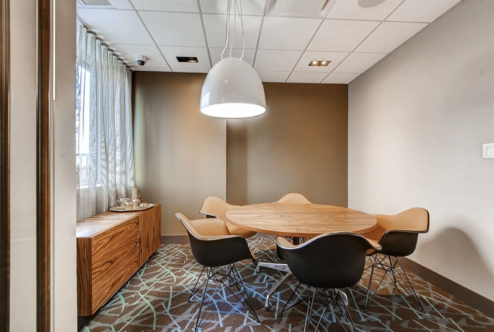 Global Luxury Suites at Newport - photo 65