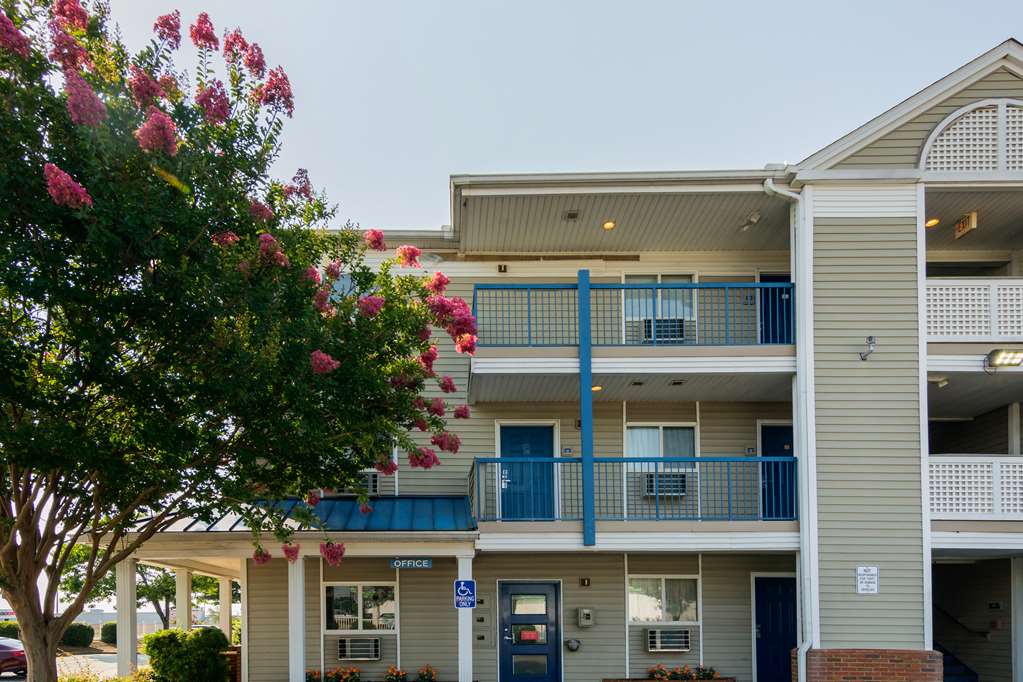 Motel 6 Fayetteville NC Fort Liberty Area - photo 2