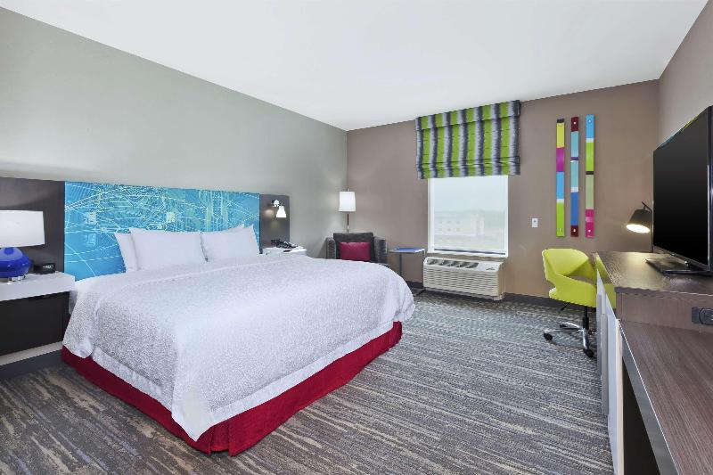 Hampton Inn Sedalia - photo 25