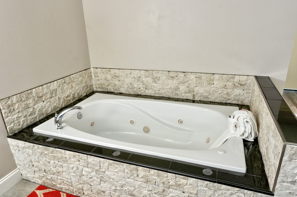 Ramada by Wyndham Vineland Millville Area - photo 16