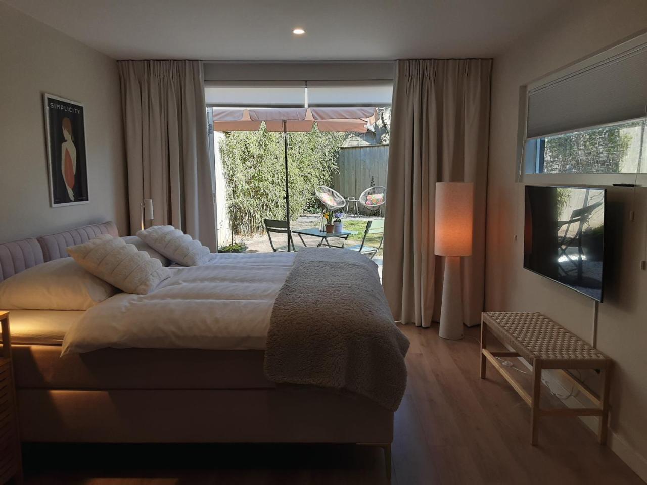 Studio Le Garage — 4-Star Luxury Hotel in Bergen, Netherlands