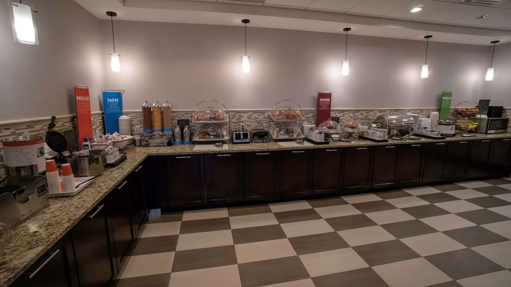 Hampton Inn Carlstadt At The Meadowlands - photo 24