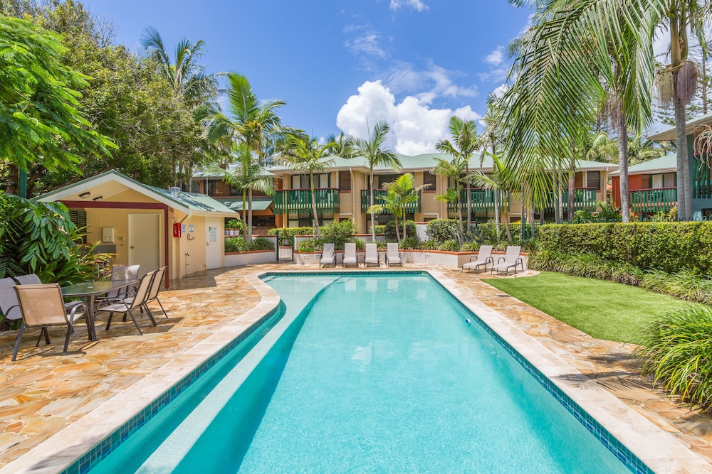 The Crest Byron Bay — 4-Star Luxury Hotel in Byron Bay, Australia