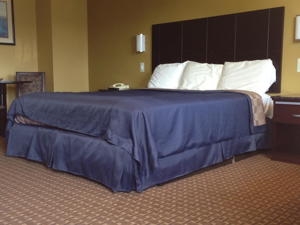 Del Amo Inn - photo 16