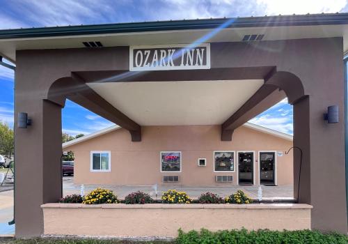 Ozark Inn - photo 5